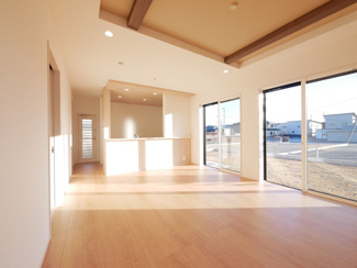 【居間・リビング】 | 甲斐市篠原 オール電化新築全3棟 3号棟 長期優良住宅 車並列3台 | 【建物施工例】