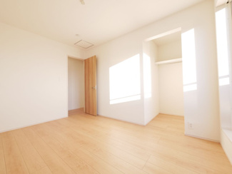 【洋室】 | 甲斐市篠原 オール電化新築全3棟 3号棟 長期優良住宅 車並列3台 | 【建物施工例】