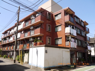 【外観】 | 洗練された印象の外観で訪れる人の記憶にも残るスタイリッシュな邸宅。