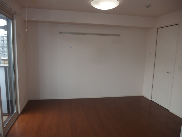 レジデンスコーワの洋室