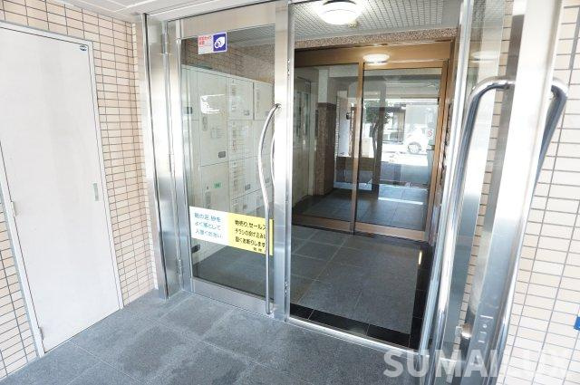 熊本市中央区水前寺３丁目の賃貸マンションのエントランス
