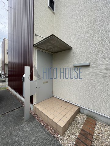 霞ヶ関サイコロのエントランス