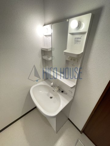 霞ヶ関サイコロの洗面所