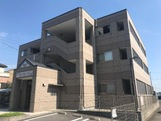 ロイヤルプラザ西岡の駐車場