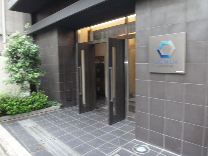 カスタリア三ノ輪のエントランス