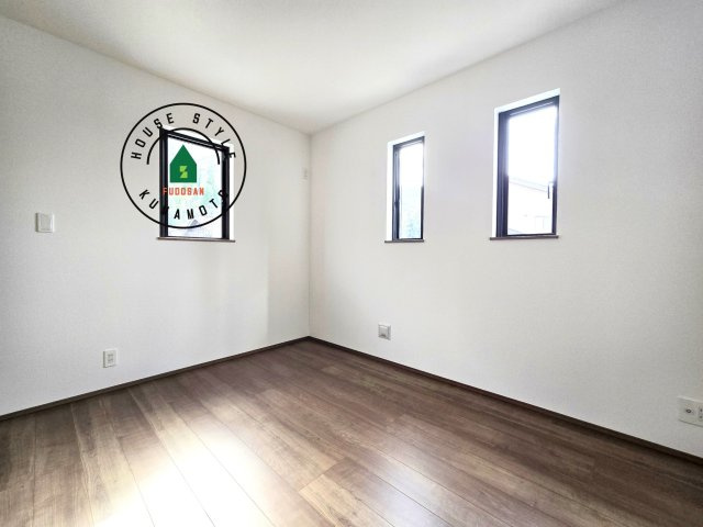 熊本県菊池郡大津町岩坂第1₋2棟(A号棟)の子供部屋|穏やかな光が差し込む室内には、穏やかな時間が流れます。