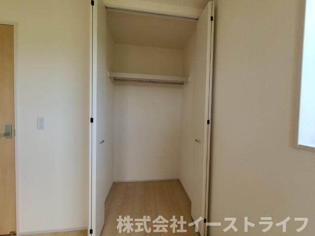 【新築戸建】　双葉郡広野町1期　全2棟　【長期優良住宅】の収納|同社施工写真　収納スペースが豊富です。全居室に収納が付いており、すっきり片づけることができ部屋を広く使うことができます。
