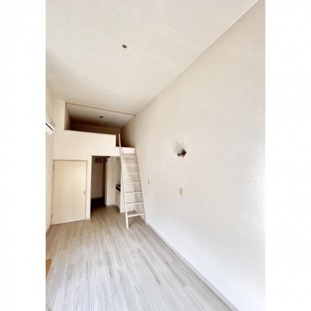 熊本市東区新生１丁目のアパートの居間・リビング