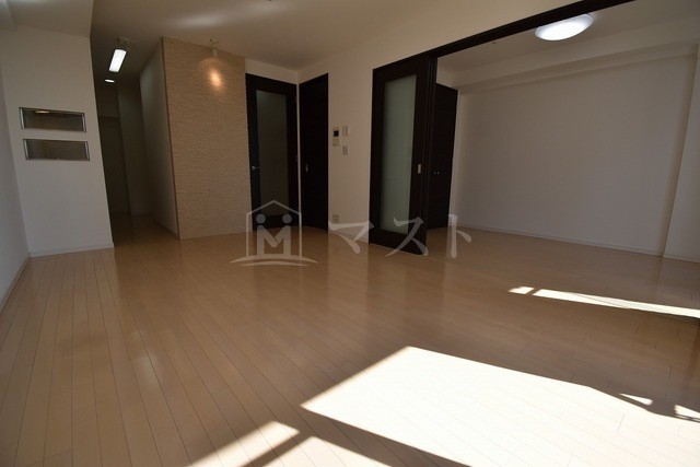 プライムアーバン堺筋本町の居間・リビング