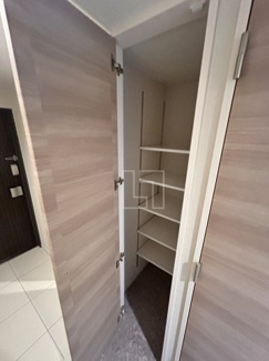 【収納】 | IBC Residence West | IBC Residence West(アイビーシーレジデンスウエスト)　物入