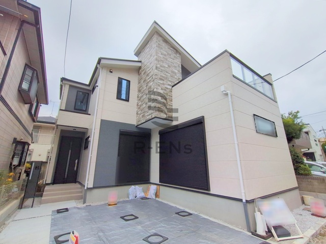 【外観】 | 練馬区大泉学園町１丁目　新築戸建て | 無駄のないフォルムが美しく、街並みにやさしく調和します