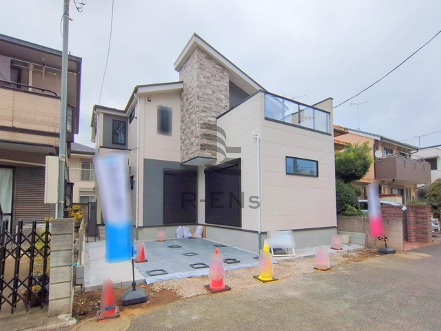 【外観】 | 練馬区大泉学園町１丁目　新築戸建て | 清潔感に包まれた佇まいが、毎日の暮らしを爽やかに彩ります