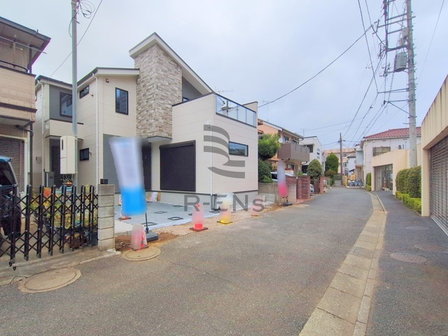 【前面道路含む現地写真】 | 練馬区大泉学園町１丁目　新築戸建て | 見通しもよく落ち着いた住宅街でお車も運転しやすいです