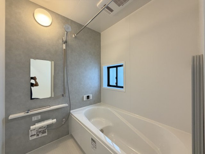 【浴室】 | 八重瀬町安里（全3棟）C号棟 | ※同仕様写真です