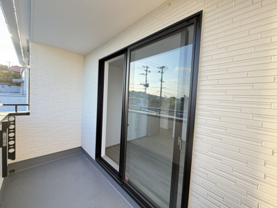 【バルコニー】 | 八重瀬町安里（全3棟）C号棟 | ※同仕様写真です