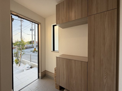 【居間・リビング】 | 八重瀬町安里（全3棟）C号棟 | ※同仕様写真です