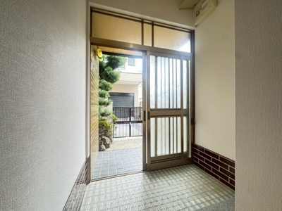 【玄関】 | 箕面市瀬川2丁目貸家