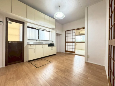 【居間・リビング】 | 箕面市瀬川2丁目貸家