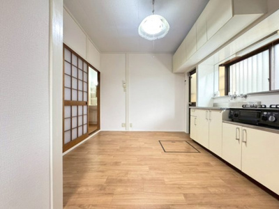 【居間・リビング】 | 箕面市瀬川2丁目貸家