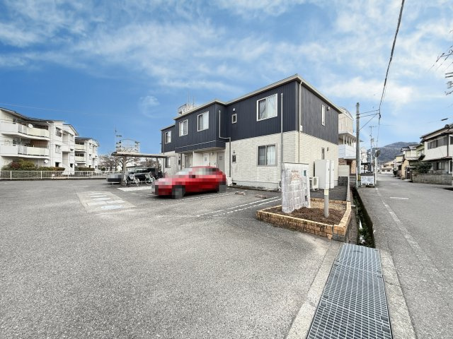 シャーメゾン・ル・プレ A棟の玄関