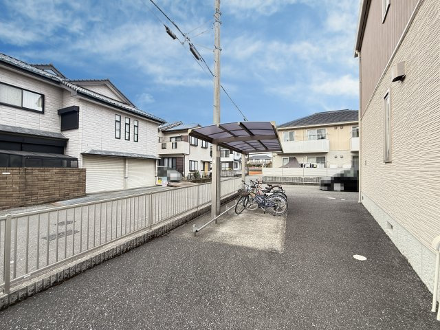 シャーメゾン・ル・プレ A棟の駐車場