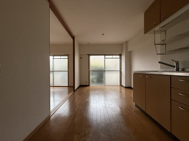 コアロード桃山台の居間・リビング