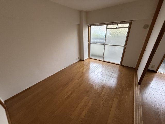 コアロード桃山台の居間・リビング