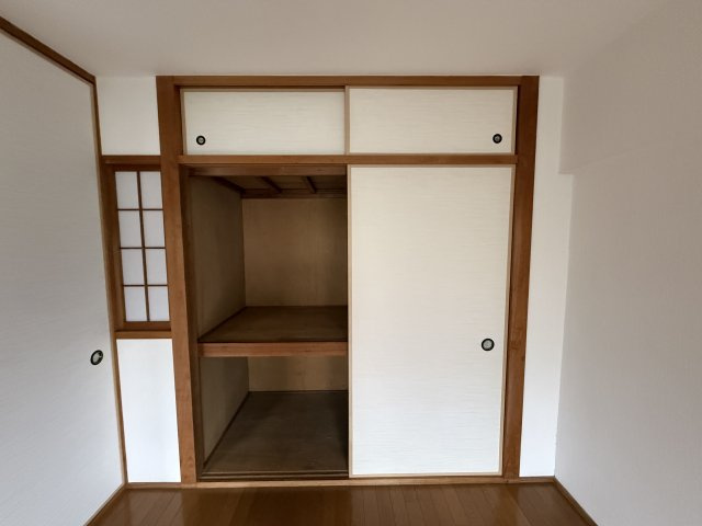 コアロード桃山台の収納