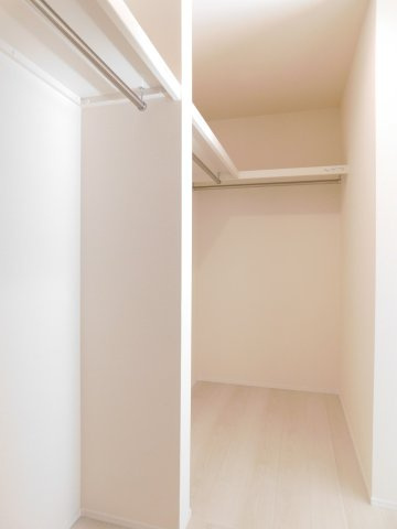 北名古屋市六ツ師山の神の新築一戸建の収納|◇大容量ウォークインクローゼット◇　　大きな荷物もしっかり収納できます♪