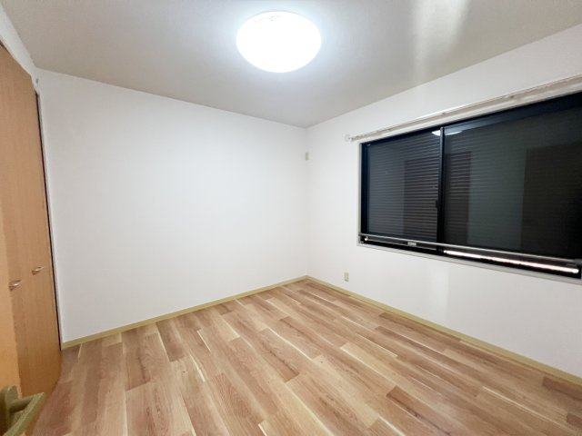 ファミール・ビレジ A棟の洋室