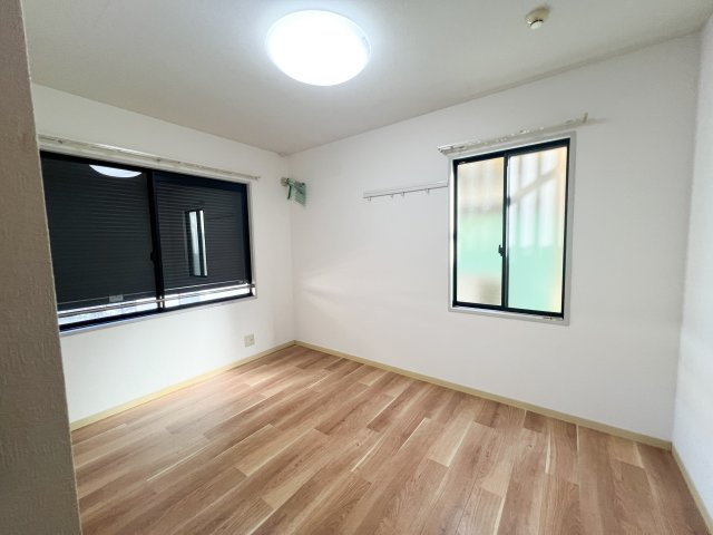 ファミール・ビレジ A棟の洋室