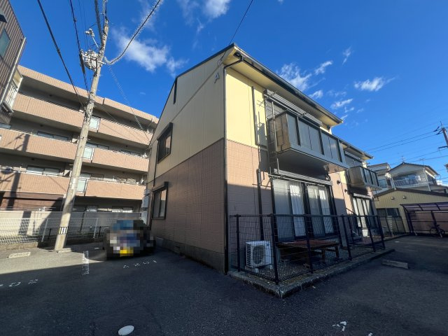 ファミール・ビレジ A棟の外観