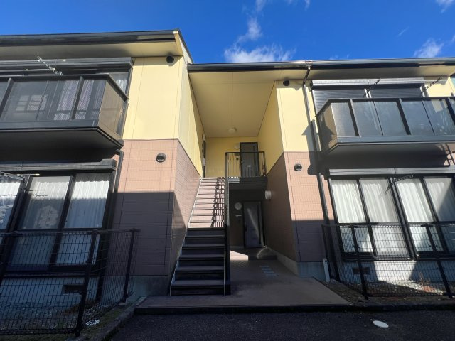 ファミール・ビレジ A棟の外観