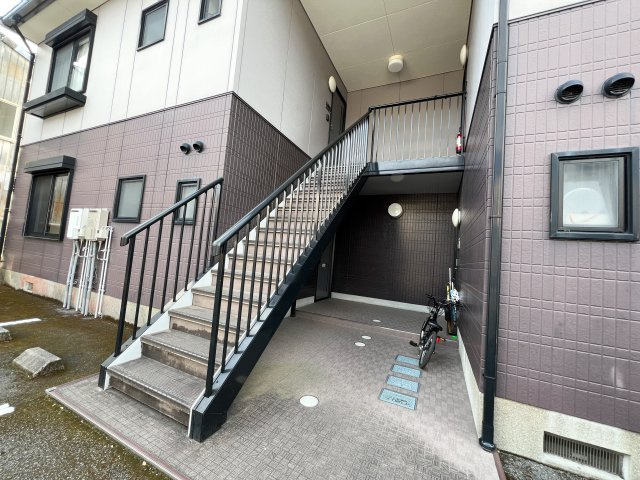 ファミール・ビレジ A棟のロビー