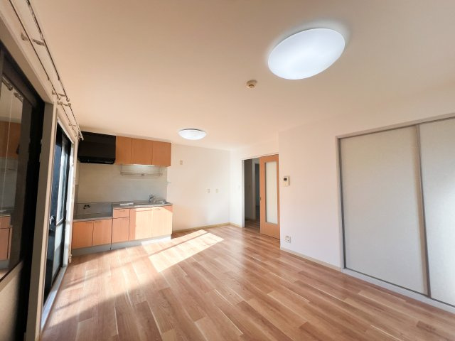 ファミール・ビレジ A棟の居間・リビング