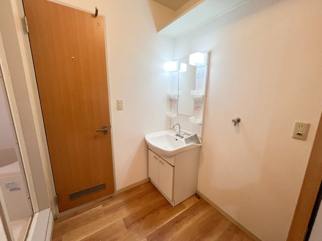 ファミール・ビレジ A棟の洗面所