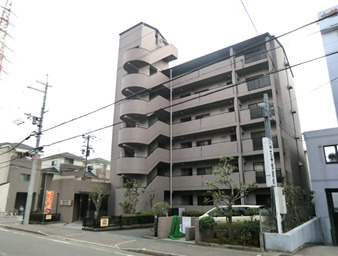 エレベーター付きで重い荷物があっても安心♪