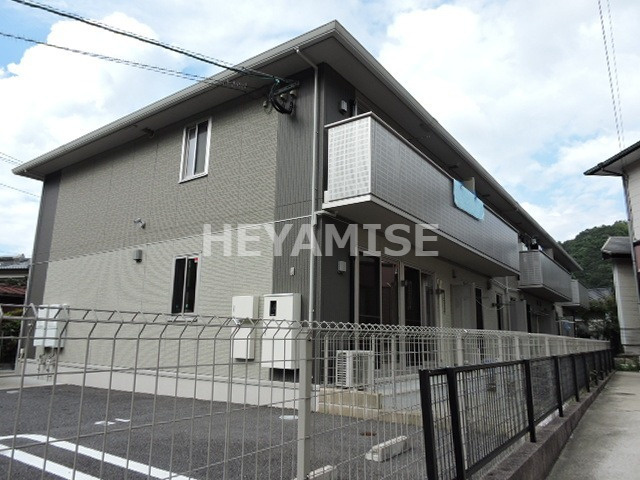 アルジャン・レーヌの外観