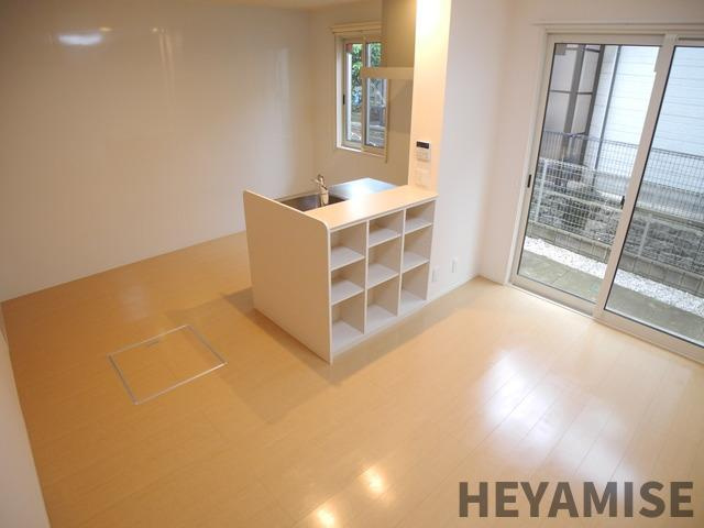 アルジャン・レーヌの居間・リビング|※反転間取りのお部屋の画像です※