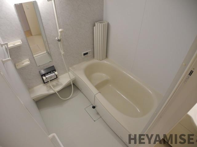 アルジャン・レーヌの浴室|※反転間取りのお部屋の画像です※