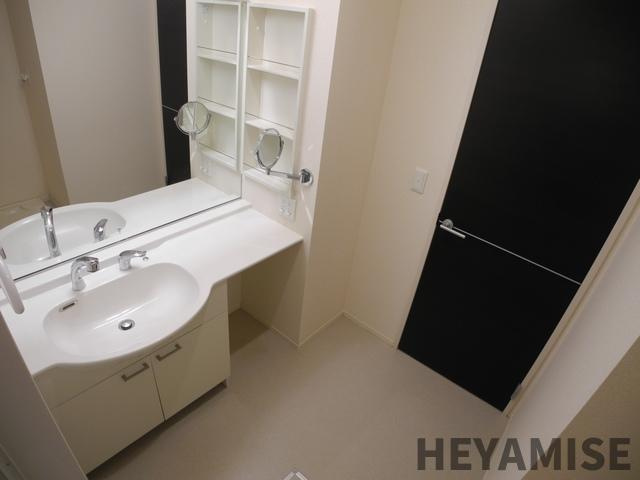 アルジャン・レーヌの洗面所|※反転間取りのお部屋の画像です※