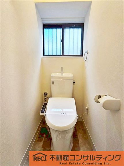 神戸市東灘区森北町4丁目　中古戸建のトイレ