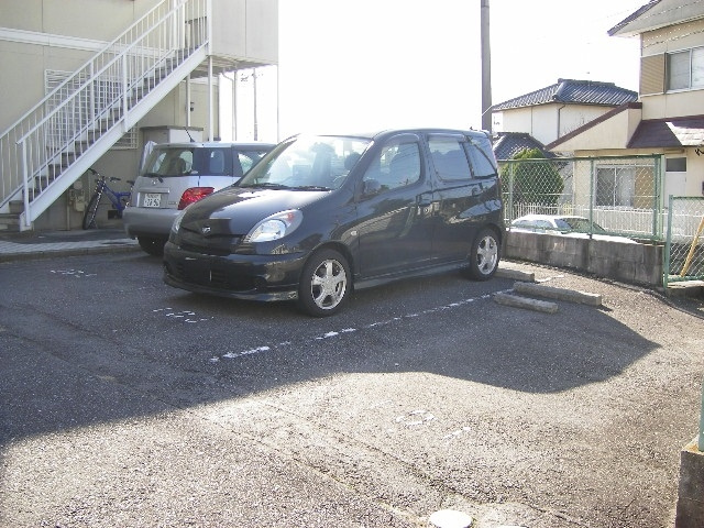 レジデンス東Ⅰの駐車場
