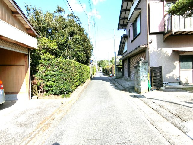 九十九里片貝字西ノ下3410中古戸建ての前面道路含む現地写真