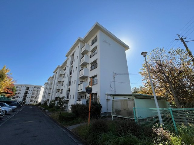 泉北槇塚台住宅10号棟の外観