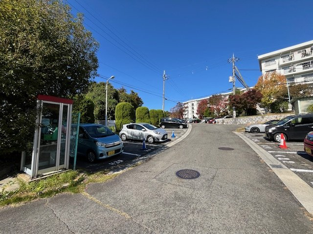 泉北槇塚台住宅10号棟の駐車場