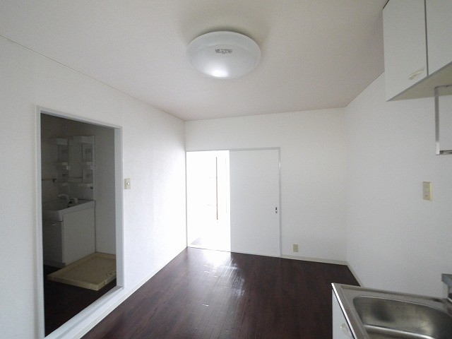 エスポワール俵口（985-1）の居間・リビング|こちらの居間で趣味の時間をお楽しみください