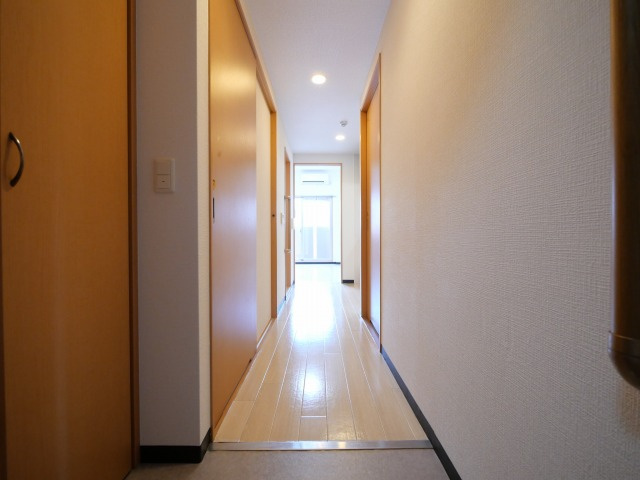 マンスフィールド桃谷の玄関