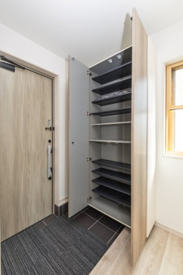 【前面道路含む現地写真】 | ライフフィールド土師町2丁Ⅲ | 徒歩15分圏内にスーパーやコンビニなどの生活利便施設が揃っています！教育施設や緑豊かな公園も近く、子育てファミリーにも嬉しいエリアです。