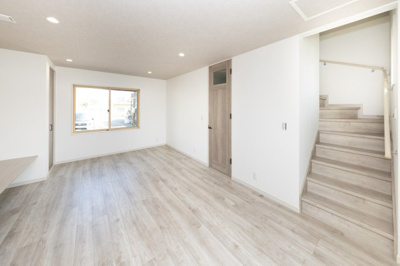 【その他】 | ライフフィールド土師町2丁Ⅲ | 【吹付ウレタン断熱】断熱材は吹付ウレタンを用い、複雑な構造にも隙間なく断熱材を施工できるため、高気密断熱を実現しています。（同仕様の構造）